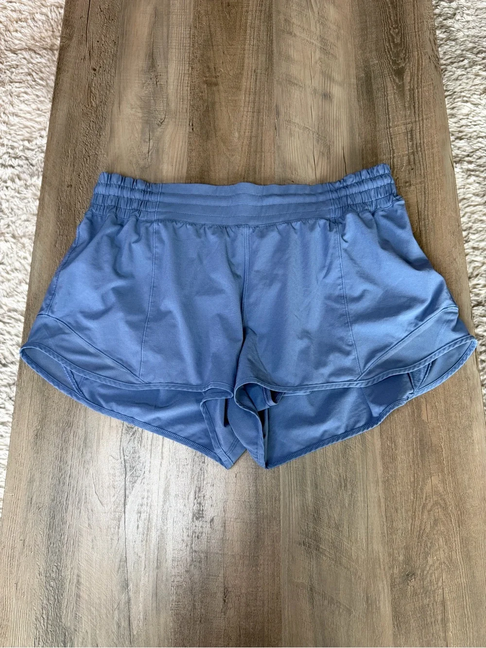 NWOT Lululemon HR Hotty Hot Shorts 2.5” Sz 12 *Oasis Blue*💙